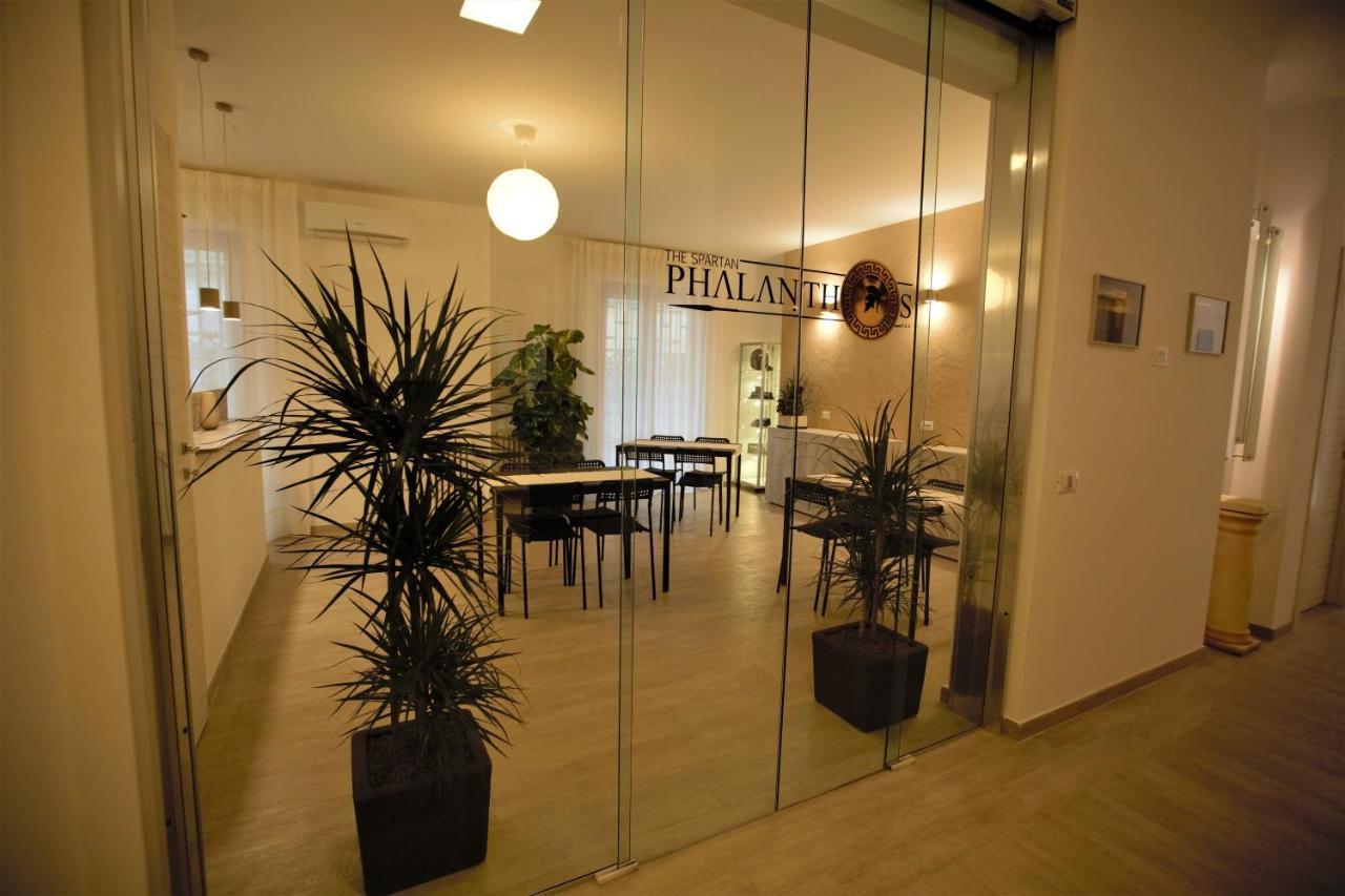 Phalanthos Taranto Bed & Breakfast Eksteriør bilde
