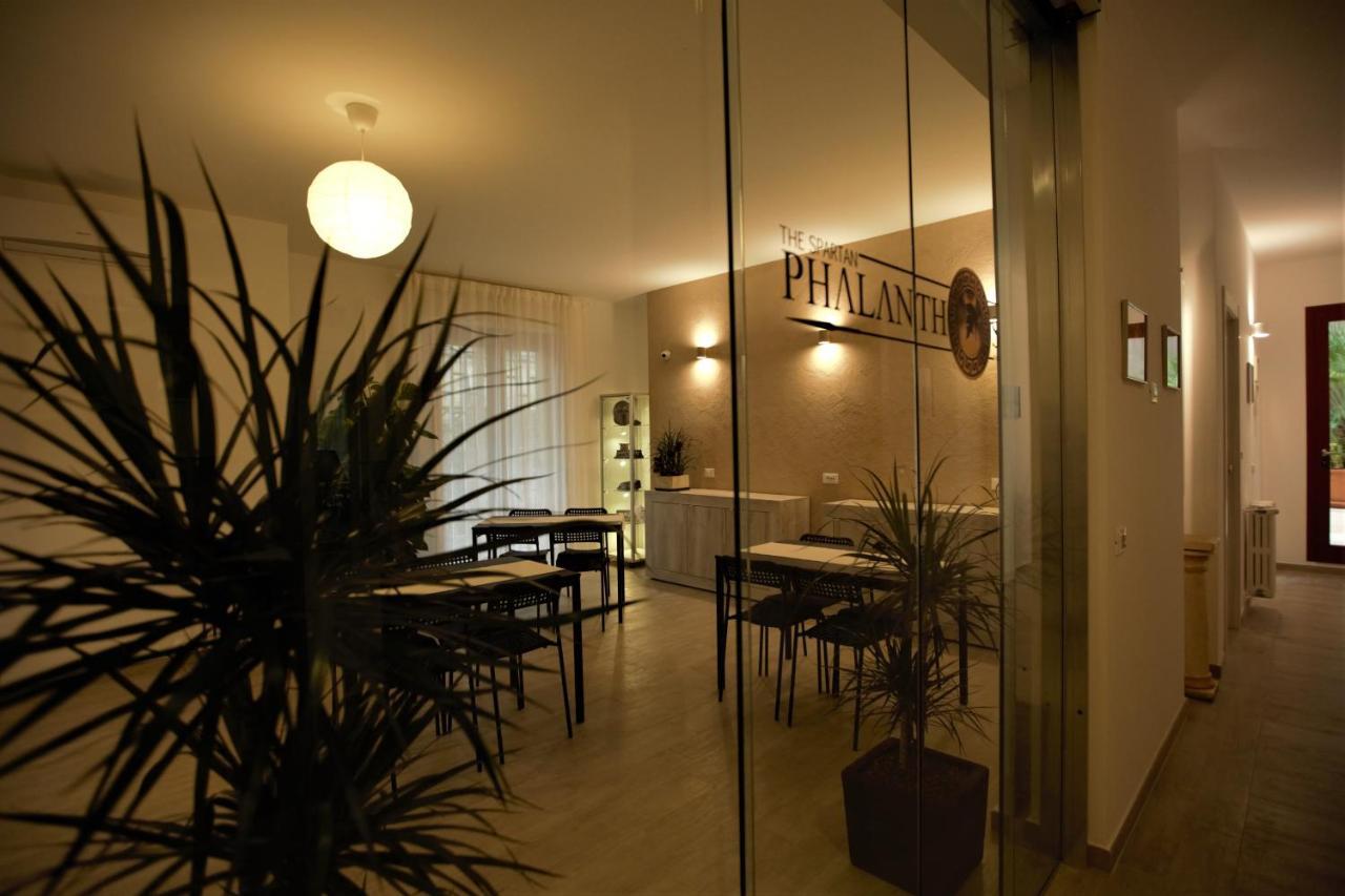 Phalanthos Taranto Bed & Breakfast Eksteriør bilde